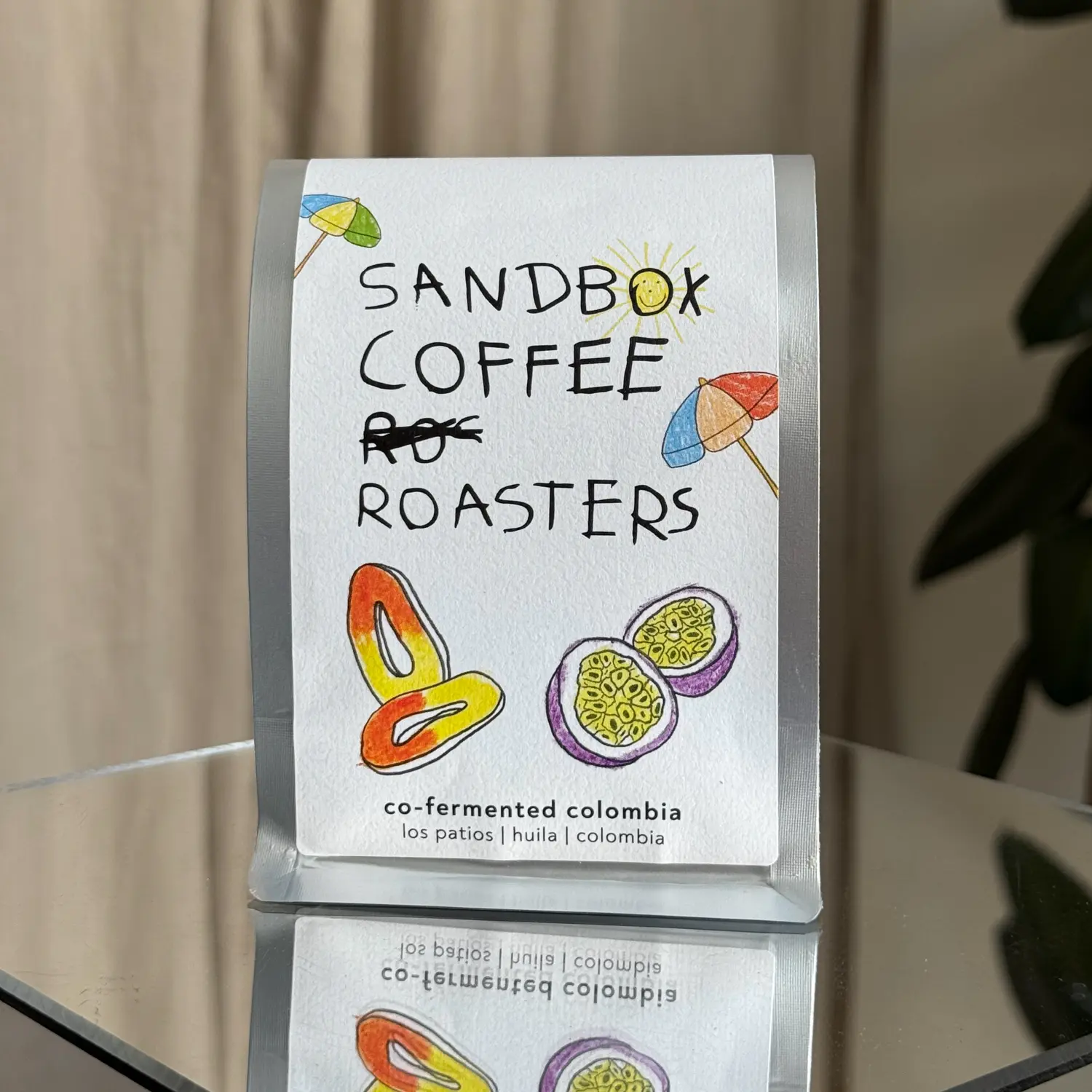 Sandbox Coffee Roasters Peach Co-fermented Colombiaの袋